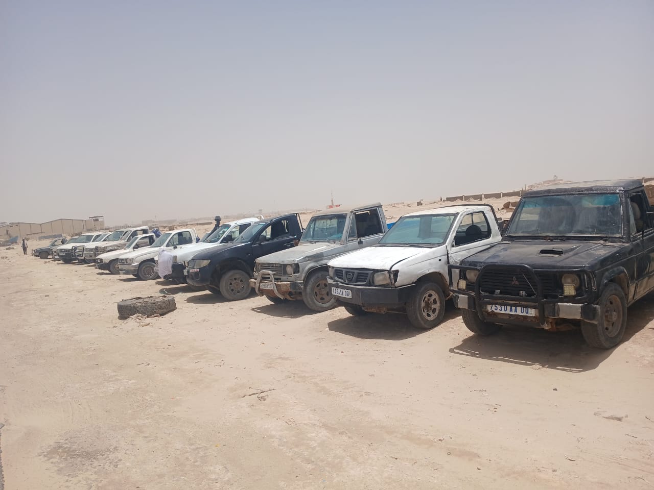 ميناء “خليج الراحة” يمنع سائقي نقل الثلج من الدخول رغم استيفاء الشروط: 600 أسرة تواجه خطر الانهيار